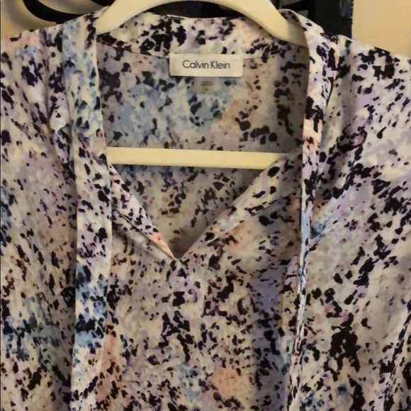 Calvin Klein Sleeveless Shirt - Picture 2 of 3